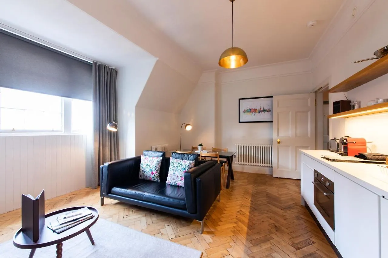Linton Collection - 28 North Bridge Daire Edinburgh
